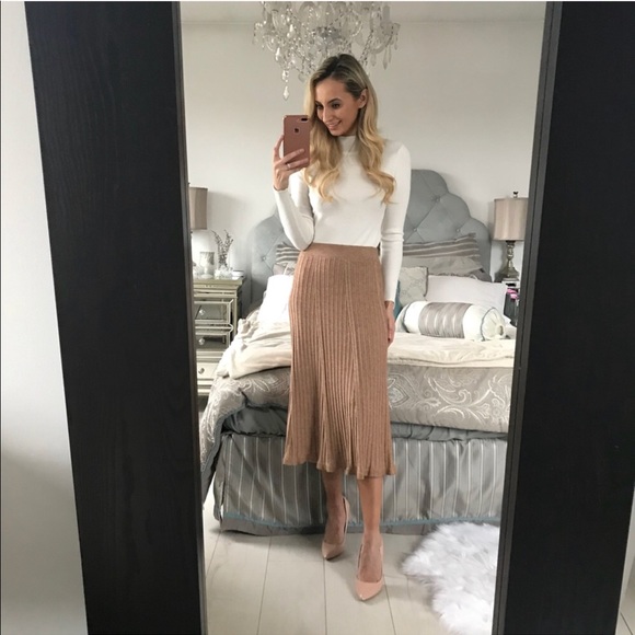 Elegant Knitted Pleated High Waist Skirt - Picture 5 of 8